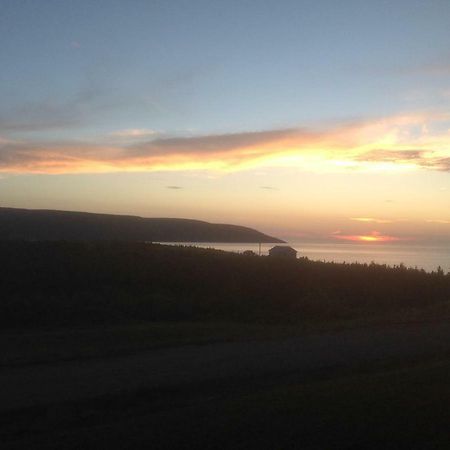 Burton'S Sunset Oasis Motel Bay Saint Lawrence Exteriér fotografie